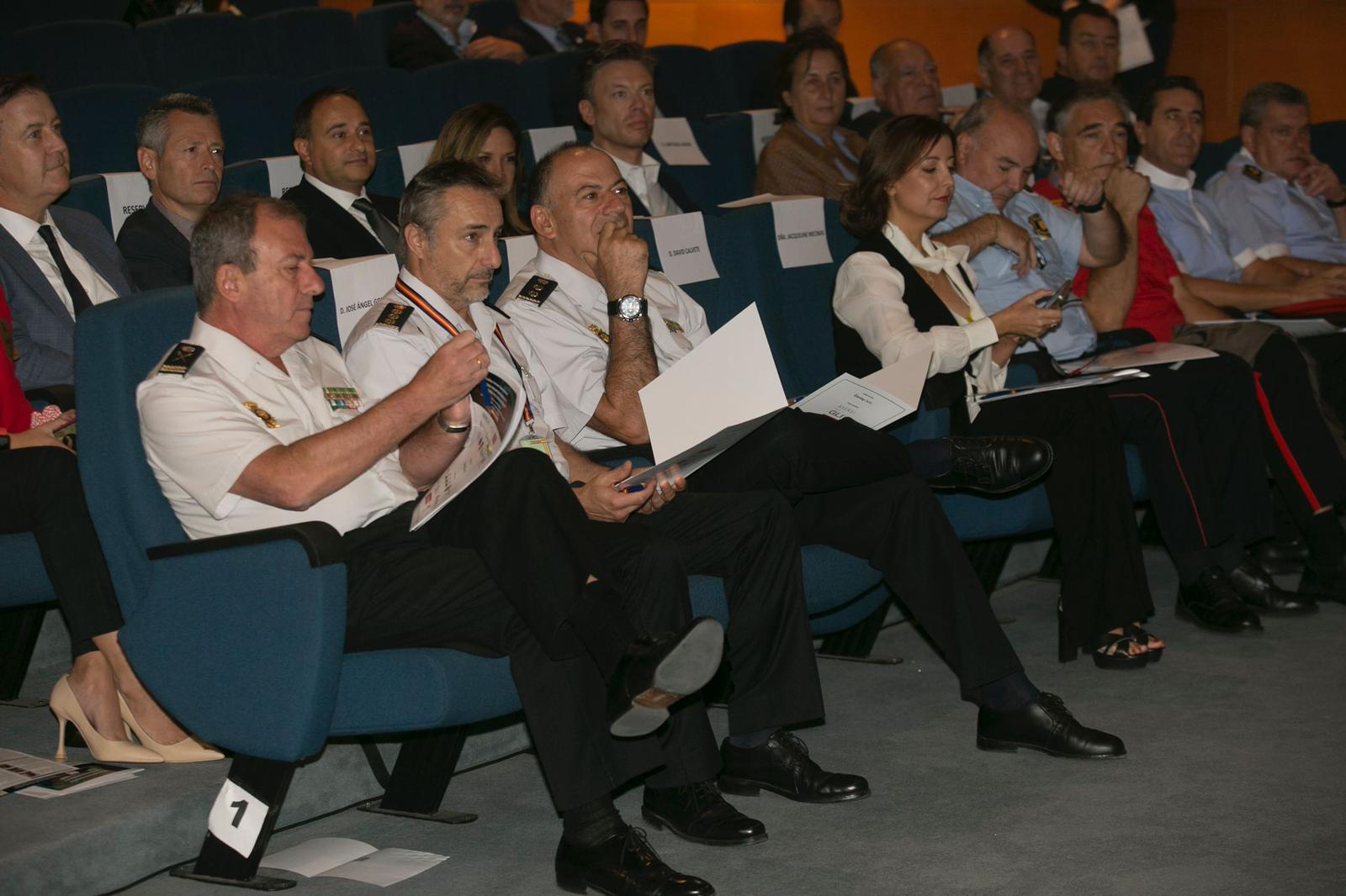 Participants en la V Jornada de la Policia Nacional del sector del joc i de l'esport